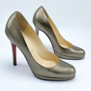 Christian Louboutin ❤️ 6.5/ 36.5 Gold Metallic Pumps